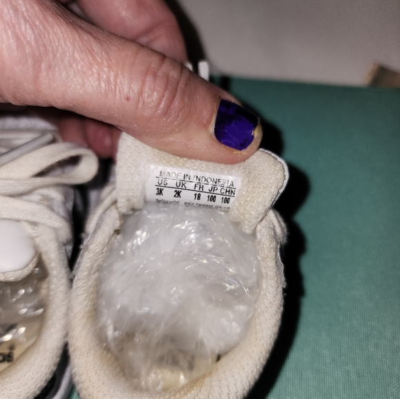 Size 3 Adidas Baby Sneakers - Picture 4 of 5
